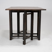 Arts and Crafts Oak Gateleg Table