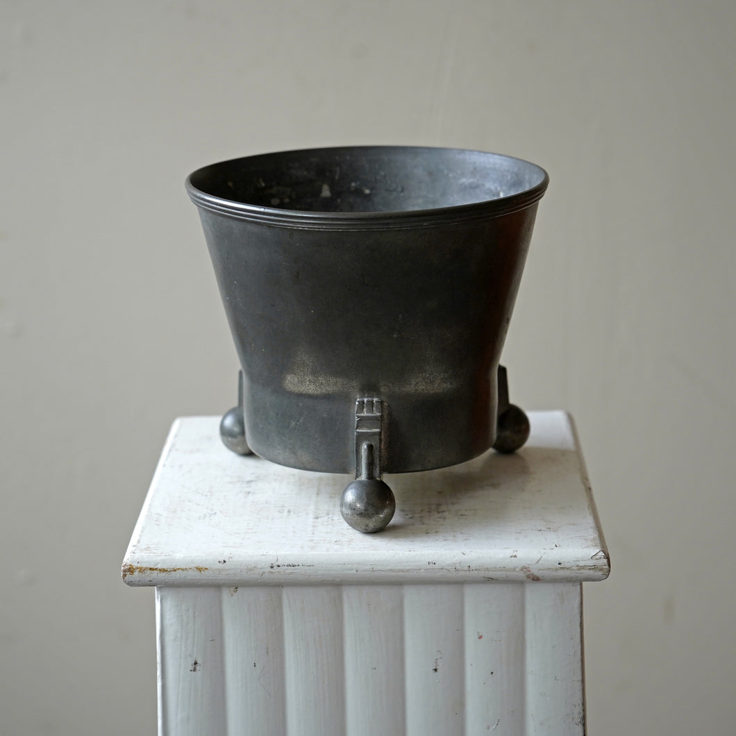 Dutch Amsterdam School Pewter vase by Daalderop