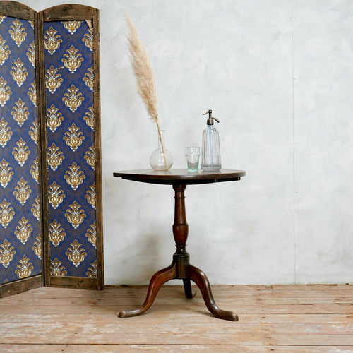 Antique Georgain Tilt Top Side Table