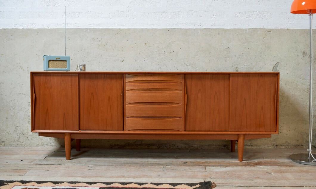 Mid-century sideboard Attributed to Arne Vodder and produced by Skovby - 1960s