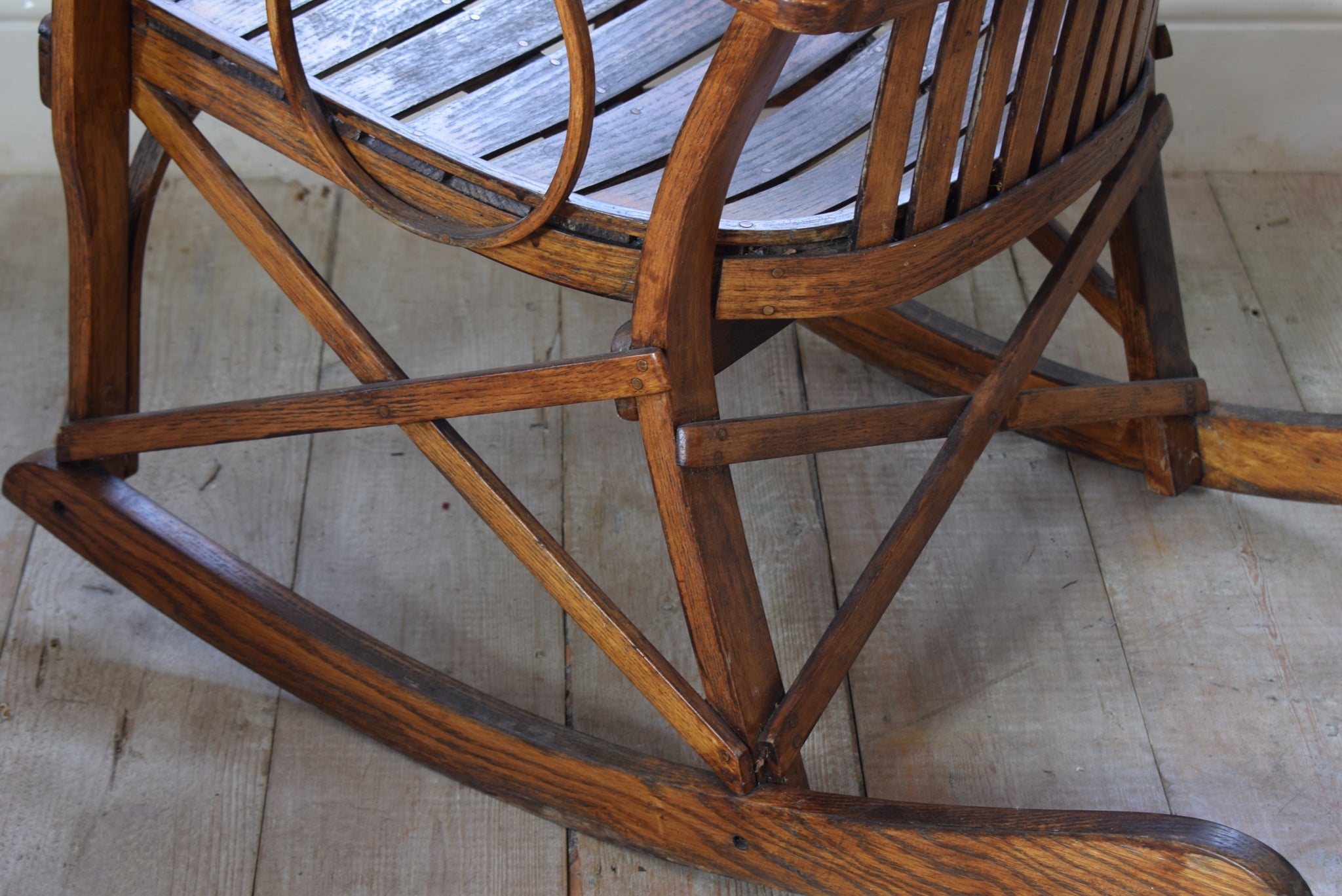 Vintage American Amish Folk Art Rocking Chair – Stowaway London