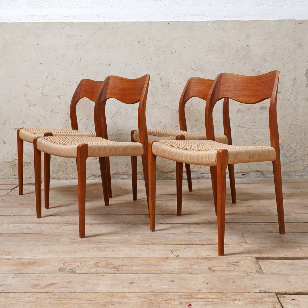 Set Of 4 Moller Model 71 Dining Chairs